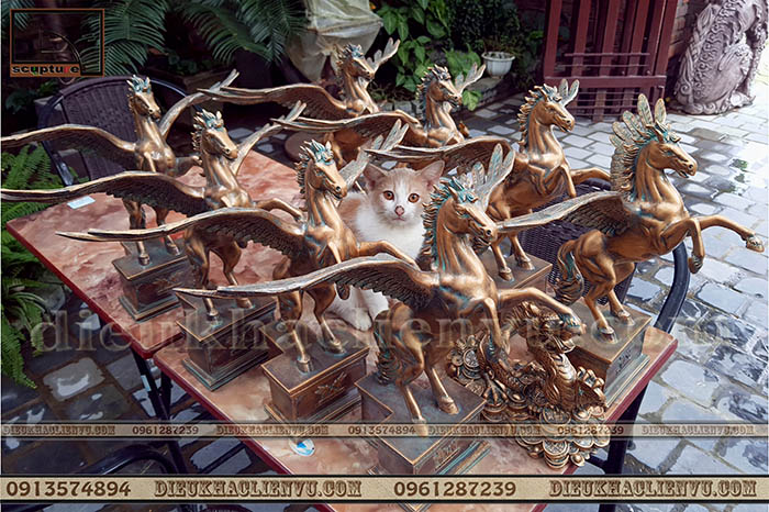 Tượng cô gái composite điêu khắc kích thước lớn