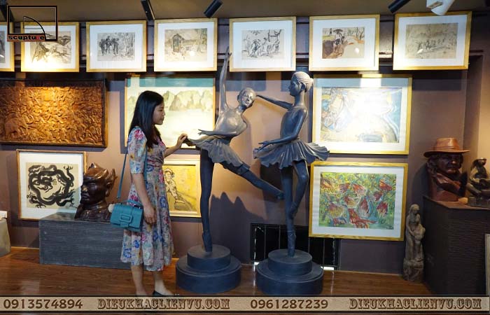 Cửa h&agrave;ng b&aacute;n tượng c&ocirc; g&aacute;i đi&ecirc;u khắc Li&ecirc;n Vũ