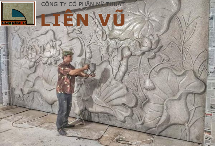 Bức phù điêu đầm sen khổng lồ