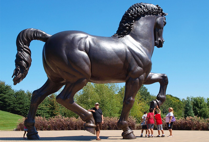 Bức tượng The American Horse trong dự án điêu khắc vườnFrederik Meijer