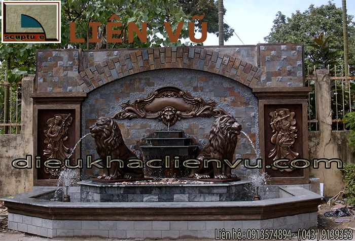Đài phun nước điêu khắc trong sân vườn