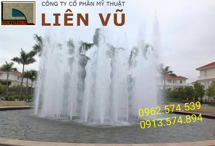 Đài phun nước thiết kế đơn giản với các họng phun