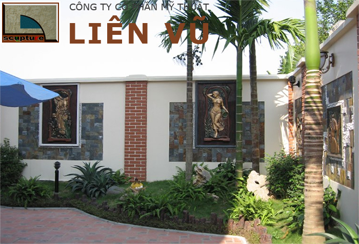 Hô biến những mảng tường ảm đạm trong sân vườn trở nên sống động với phù điêu