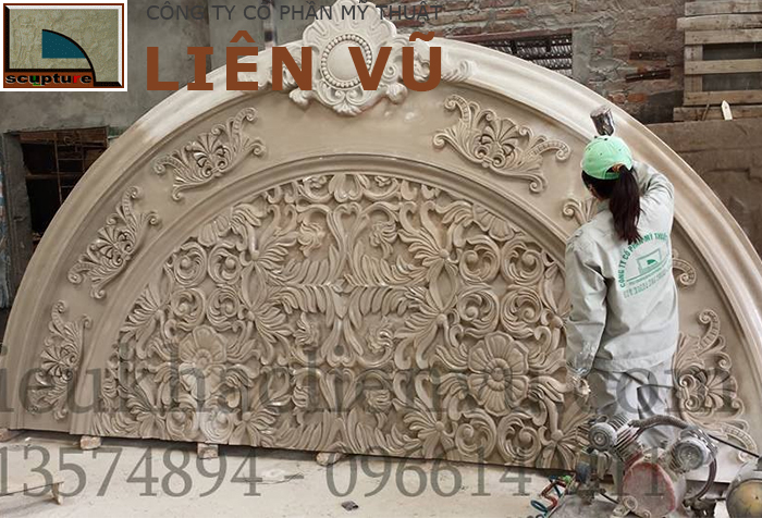 Mái vòm đẹp với phù điêu hoa văn châu Âu