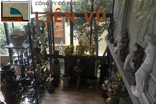 mot-so-tac-pham-tuong-dieu-khac-tai-cua-hang-cua-lien-vu