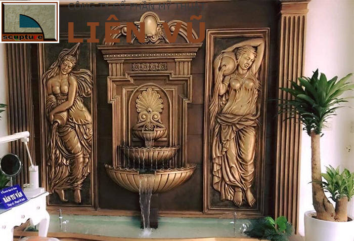 Phù điêu cô gái ôm bình đổ nước trong tiểu cảnh thác nước tràn