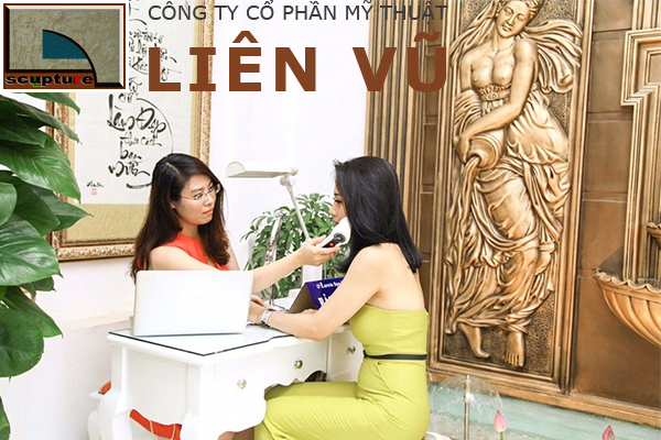Phù điêu cô gái ôm bình độc đáo trong không gian spa