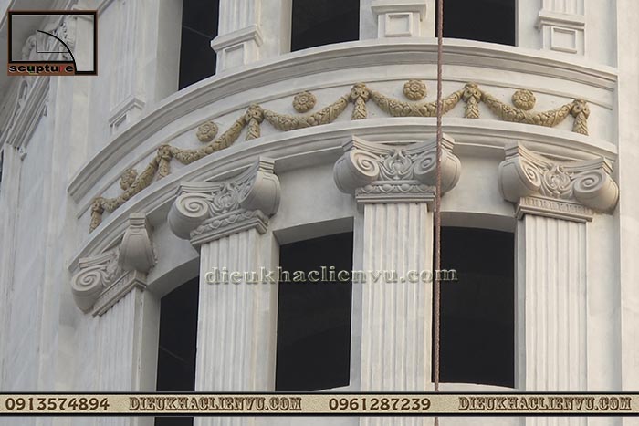 Trang tr&iacute; cột nh&agrave;, ch&acirc;n cột với hoa văn ch&acirc;u &Acirc;u