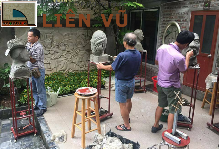 Sân vườn là nơi lý tưởng cho các sáng tác nghệ thuật