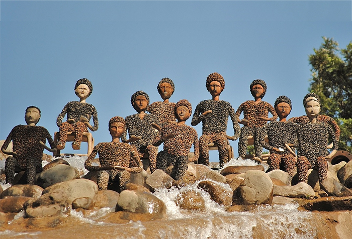 Tác phẩm điêu khắc đá trong vườn điêu khắc Nek Chand Rock