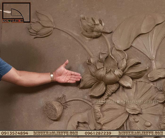 Tác phẩm phù điêu sen