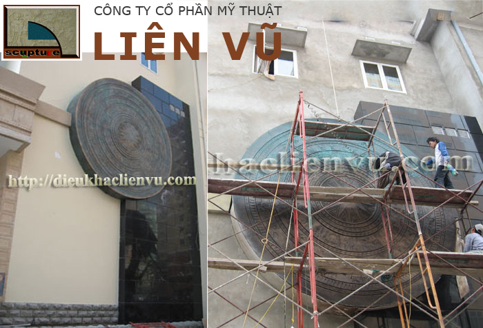 Thi công phù điêu trực tiếp tại công trình