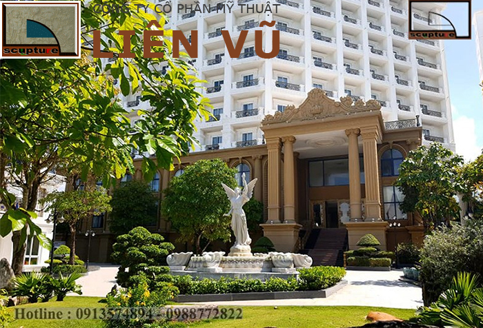 Thiết kế đài phun nước sân vườn khiến không gian xung quanh luôn xanh mát