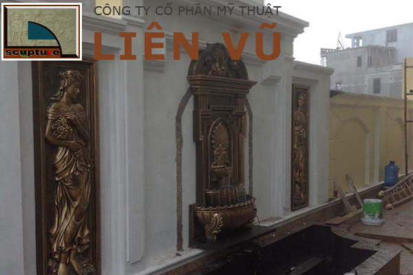 Tiểu cảnh đài nước với sự kết hợp của phù điêu châu Âu