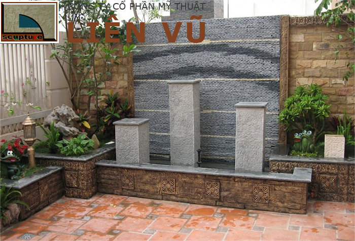 Tiểu cảnh đài phun nước đẹp trong góc sân vườn