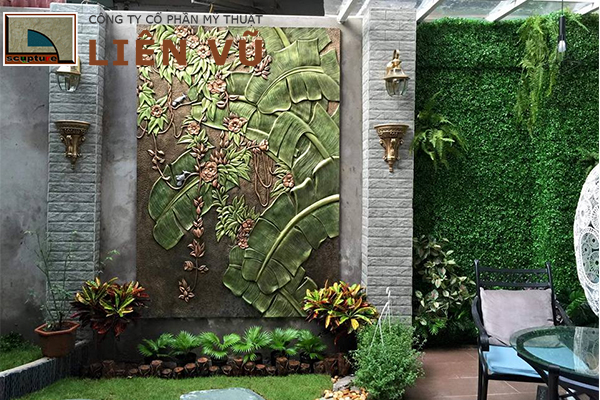 Tiểu cảnh kết hợp tranh phù điêu hoa lá