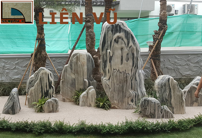 Tiểu cảnh non bộ trong sân vườn