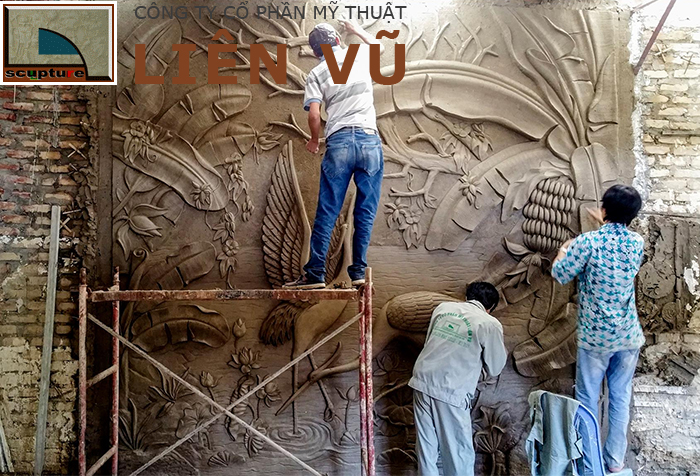 Tranh được chế tác thủ công vô cùng tỉ mỉ và kỳ công