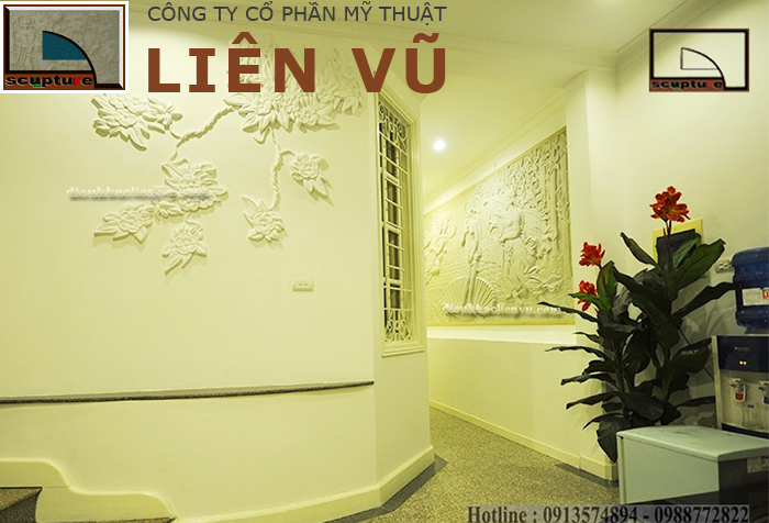 Tường hành lang đẹp với phù điêu châu Âu