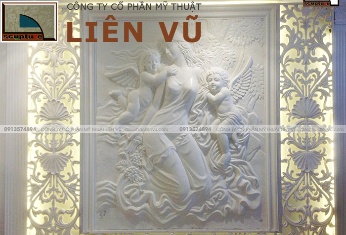 Vách ngăn nội thất độc đáo với phù điêu cô gái và thiên thần nhỏ