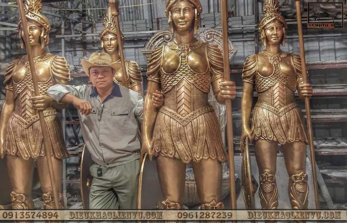 Tượng c&ocirc; g&aacute;i đẹp bằng composite