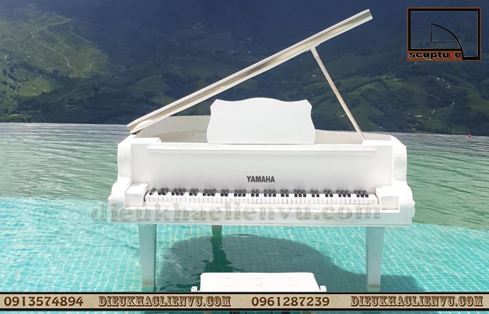 Li&ecirc;n Vũ- thi&ecirc;́t k&ecirc;́, thi c&ocirc;ng đi&ecirc;u khắc các tác ph&acirc;̉m trong cảnh quan tại Sapa