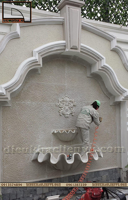 Mẫu đ&agrave;i phun nước s&acirc;n được Đi&ecirc;u khắc Li&ecirc;n Vũ thi c&ocirc;ng
