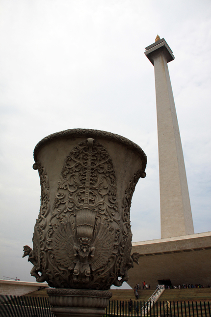 bức tượng phù điêu