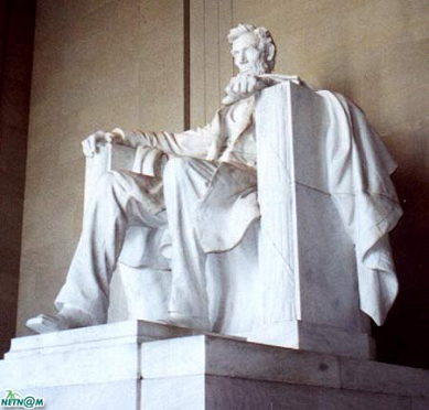 Đài tưởng niệm Lincoln của Daniel Chester