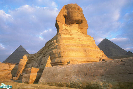 nhân sư khổng lồ  