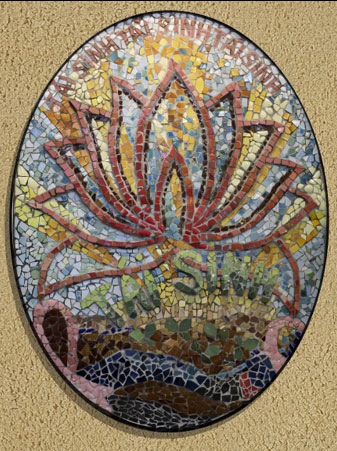 Bức tranh Tái Sinh được làm từ chất thải rắn