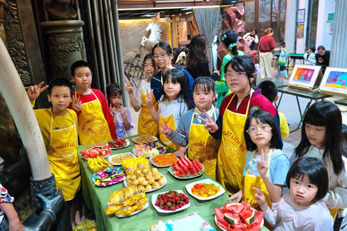 CLB mỹ thuật Li&ecirc;n Vũ khai mạc triển l&atilde;m tranh "SẮC MẦU TUỔI THƠ" 