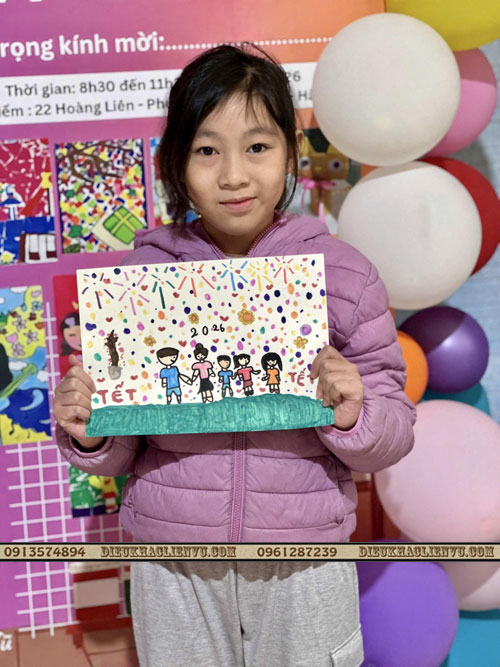 Hình ảnh tranh "Tết Sum Vầy" của các họa sĩ nhí 12