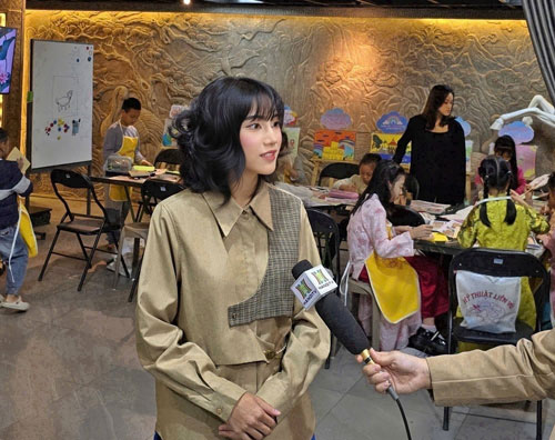 clb mỹ thuật Liên Vũ được Đài truyền hình Hà Nội tới quay ,làm chương trình ươm mầm, bồi dưỡng mỹ thuật cho trẻ em phát sóng trong chương trình Vì trẻ em