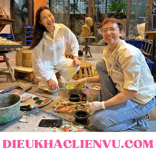 Họa sĩ Quỳnh Liên cùng nghệ sĩ nước ngoài