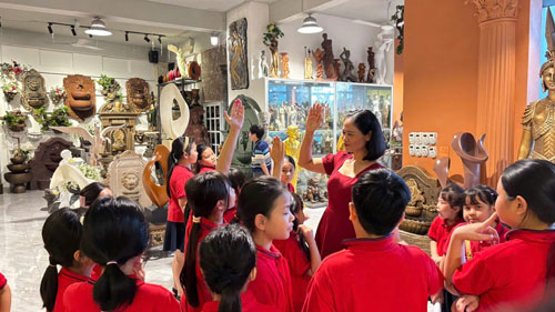 Các bé cùng tham gia dự án nghệ thuật cùng cô Hiên Tường