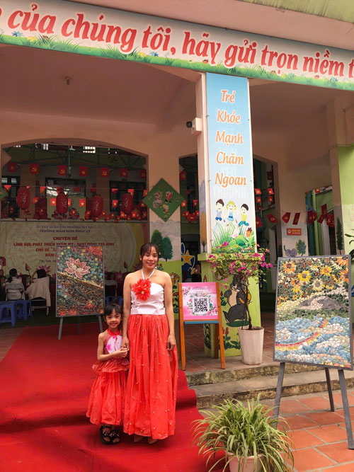 C&ocirc; tr&ograve; trường mầm non Ph&uacute;c L&yacute;