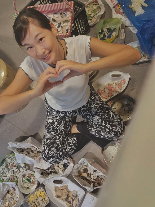 Họa sĩ Quỳnh Liên đang "Tái sinh" các tác phẩm nghệ thuật từ chất thải rắn