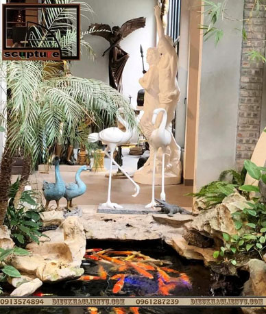 tượng hồng hạc trong trang trí sân vườn