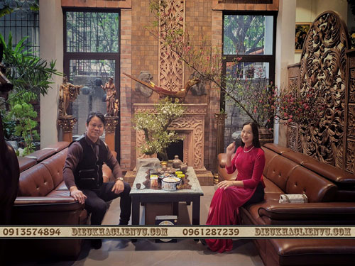 Nh&agrave; đi&ecirc;u khắc Nguyễn Văn Vũ C&ugrave;ng phu nh&acirc;n Họa sĩ Ng&ocirc; Quỳnh Li&ecirc;n &ocirc;n lại h&agrave;nh tr&igrave;nh năm cũ