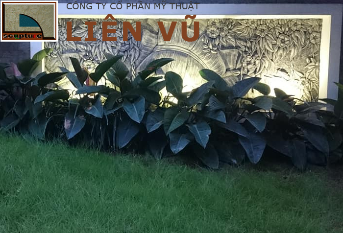 Phù điêu sân vườn ốp tường kết hợp đèn hắt sáng