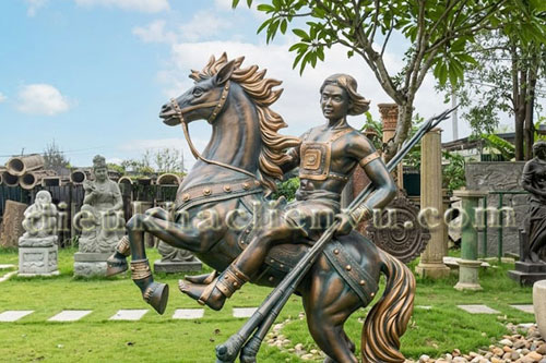 Tượng composite