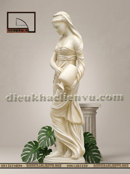 Thiếu nữ đổ nước