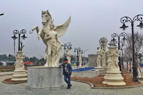 Cách bảo bảo quản tượng composite ngoài trời