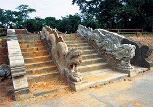 Di tích mếu với “ác quỷ” thời gian