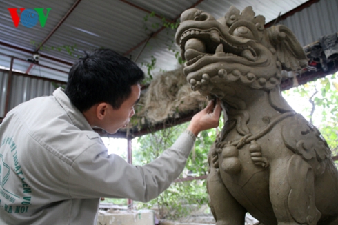 Cùng Điêu Khắc Liên Vũ tìm lại chỗ đứng trong đời sống đương đại cho Nghê Việt