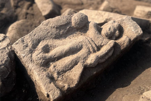 Phát hiện phù điêu nữ thần chiến thắng thời La Mã tại Anh