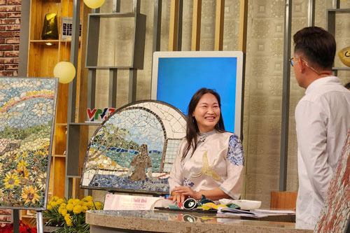 Chương trình Café sáng giới thiệu về triển lãm Tái Sinh