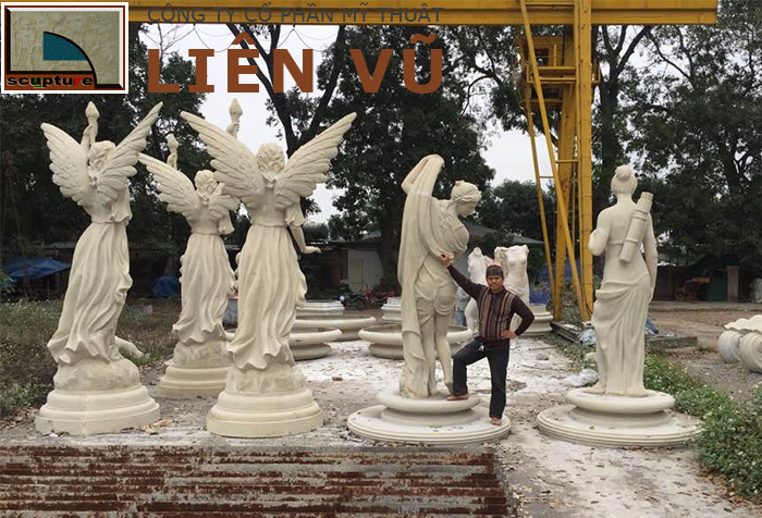 Tượng cô gái chất liệu composite