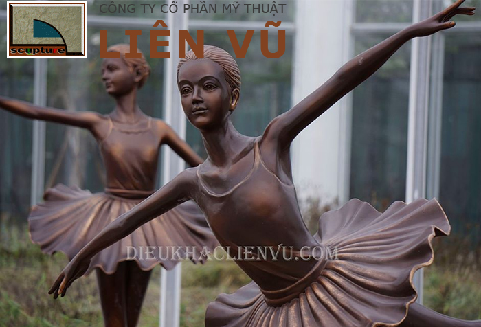 Tượng cô gái trang trí ngoại thất